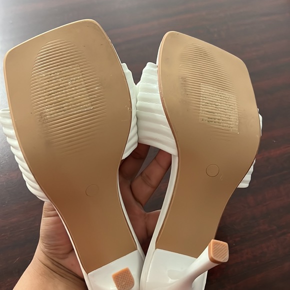 Shoes - Picture 4 of 4